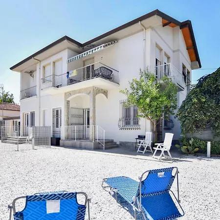 Apartment 2 Bedroom Stunning In